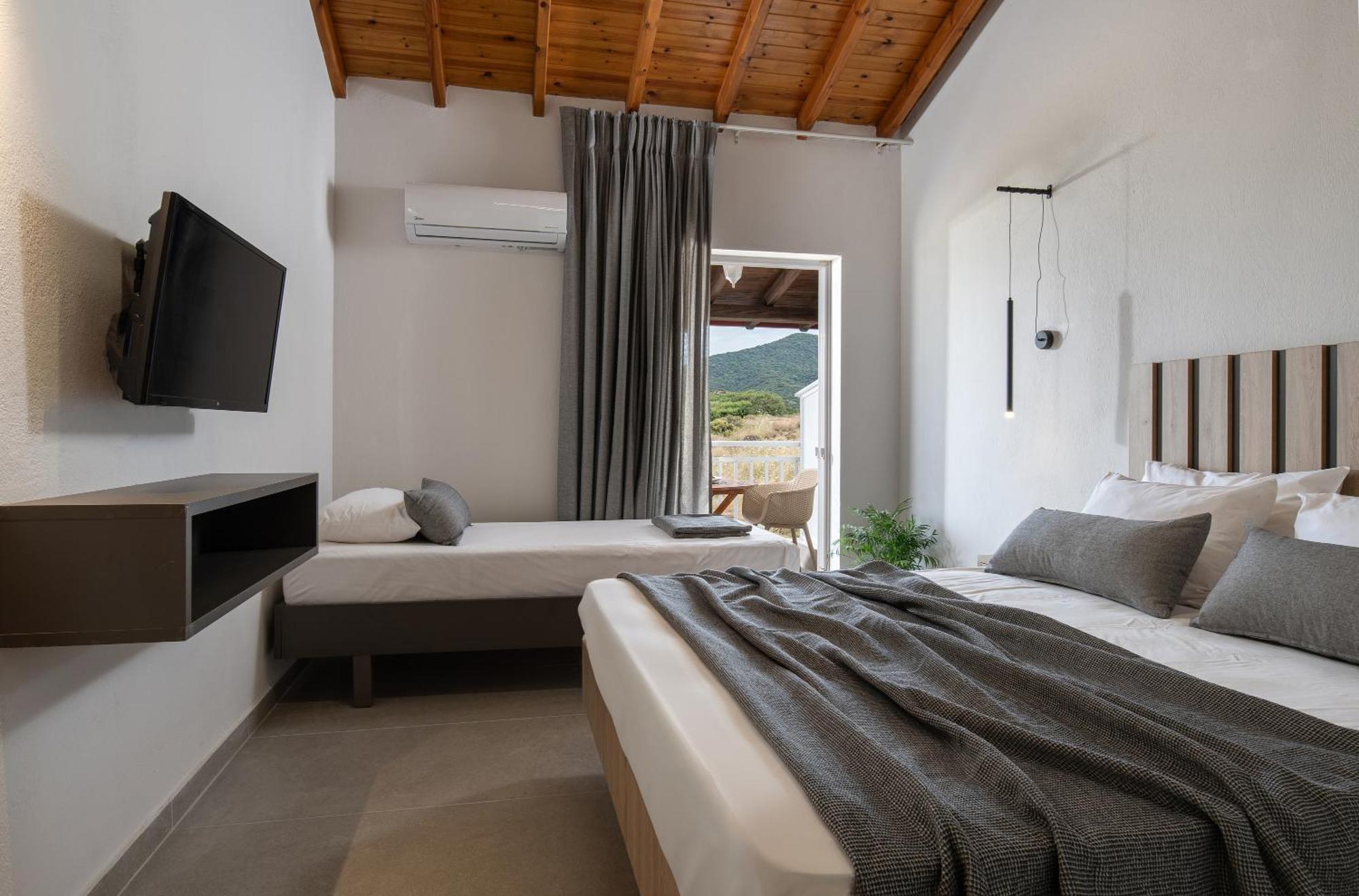 Erifili At Sarti Beach Apartments & Studios Bagian luar foto