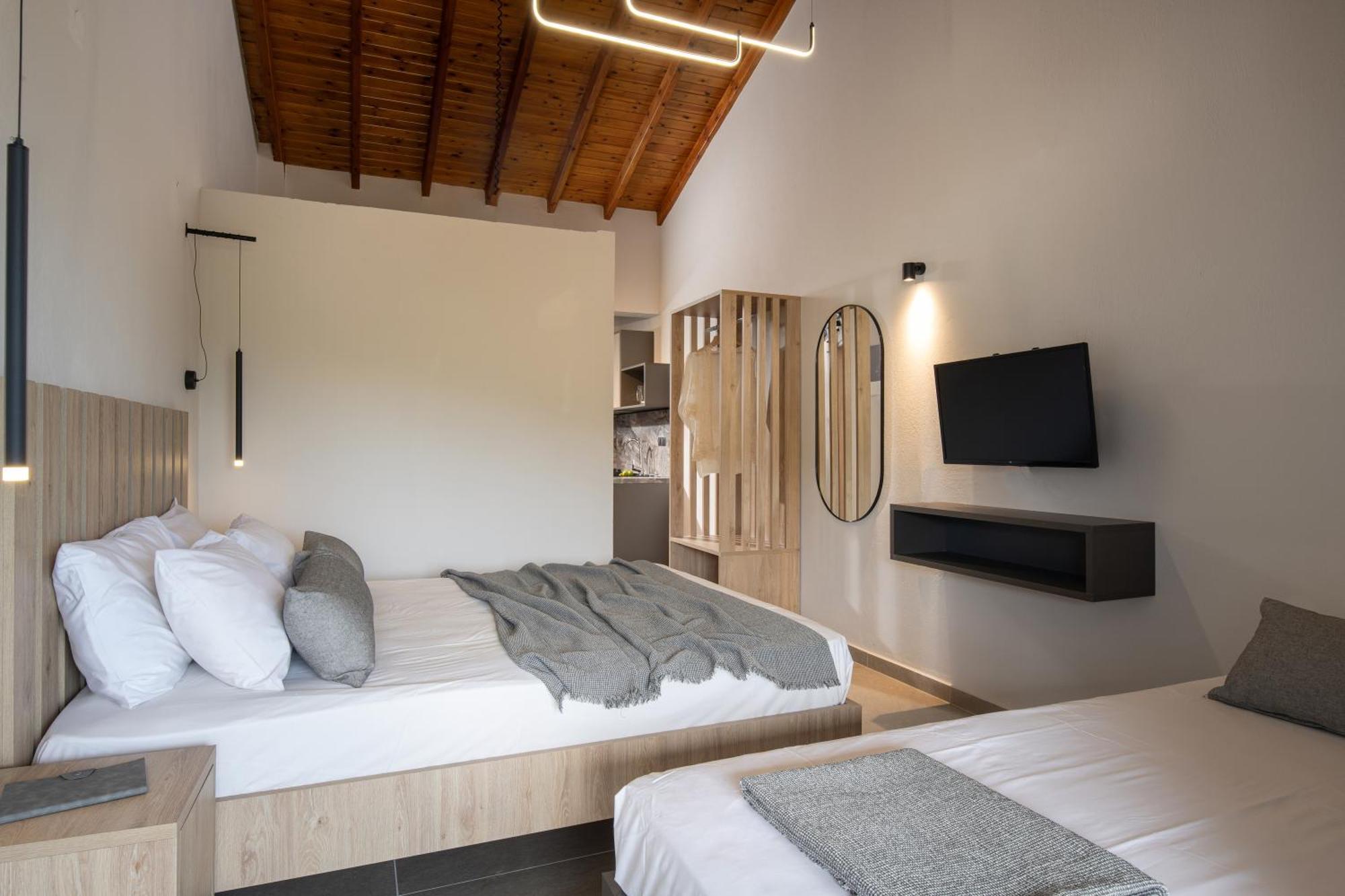 Erifili At Sarti Beach Apartments & Studios Bagian luar foto