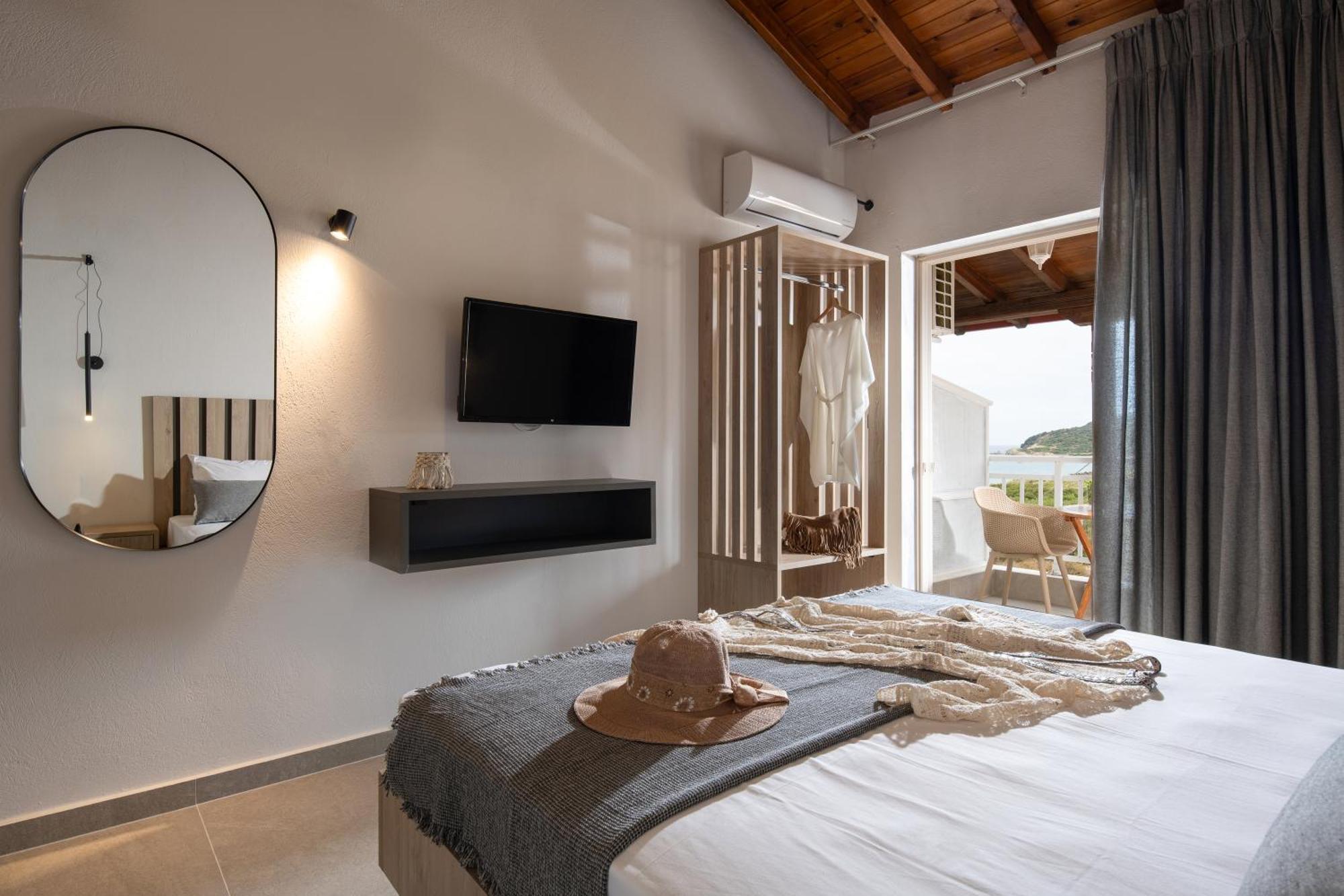 Erifili At Sarti Beach Apartments & Studios Bagian luar foto
